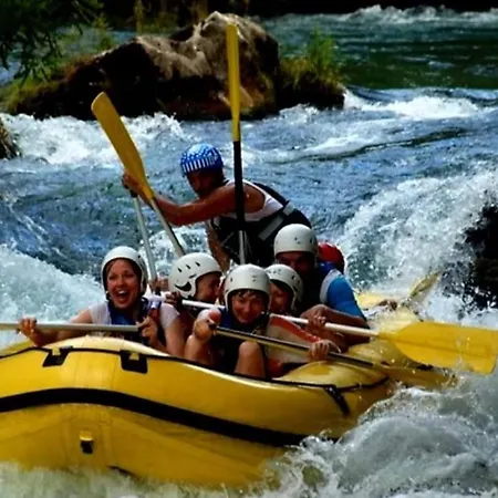 斯拉维卡特罗吉尔公寓 特罗吉尔